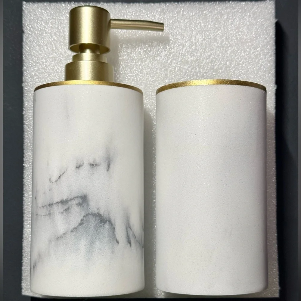 Sunday Citizen 2pc Resin Bath Set, marble pattern